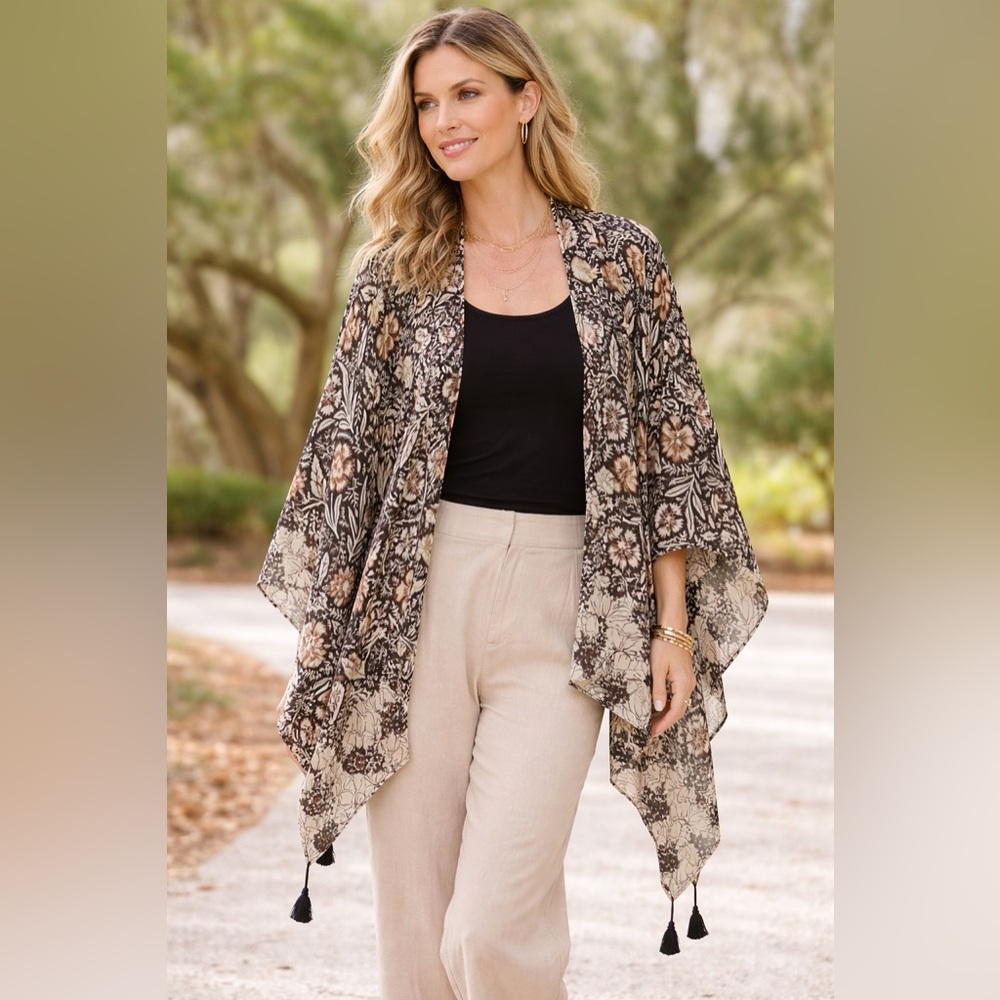 New Demdaco By Design Artist Series Shawl Brown Black Floral Tassels Womens